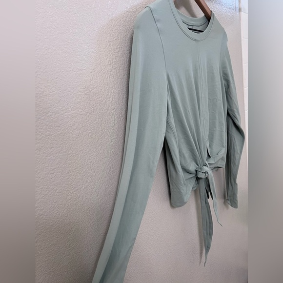 Lululemon Time to Restore Cropped‎ Tie Long Sleeve Shirt Preppy Athleisure - Picture 2 of 9